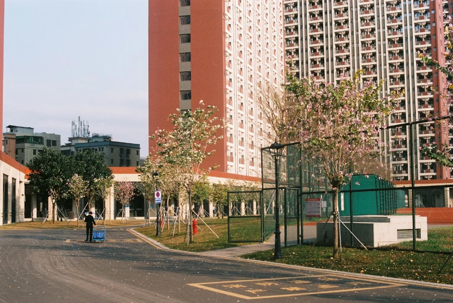 luxury-condos-vs-mid-range-condos-image-4